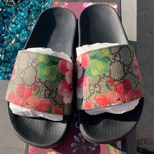 Authentic Gucci GG Bloom Supreme floral slides